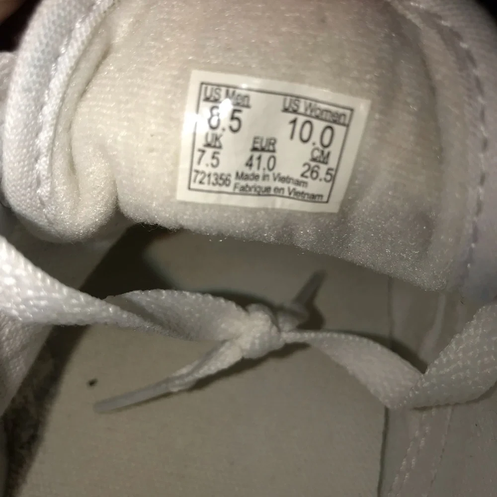 Vans - Picture 9 of 10